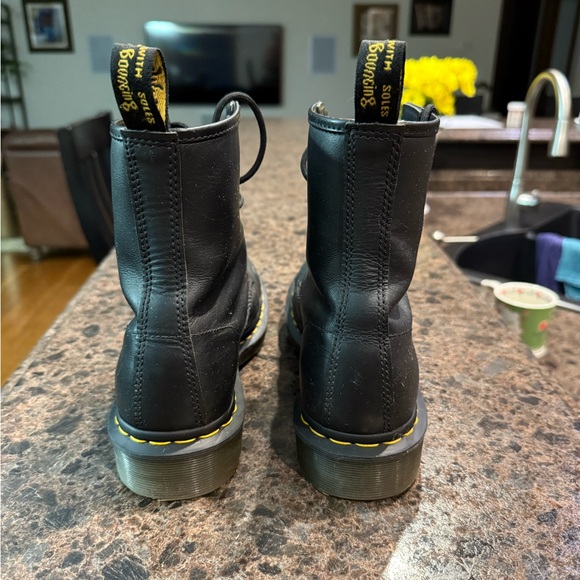 Black Doc Martin’s size 8 - Picture 3 of 7